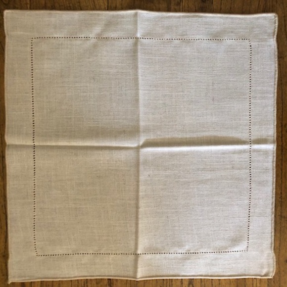 The Vera Collection Fabric Napkins - Set of 4 - Picture 4 of 4